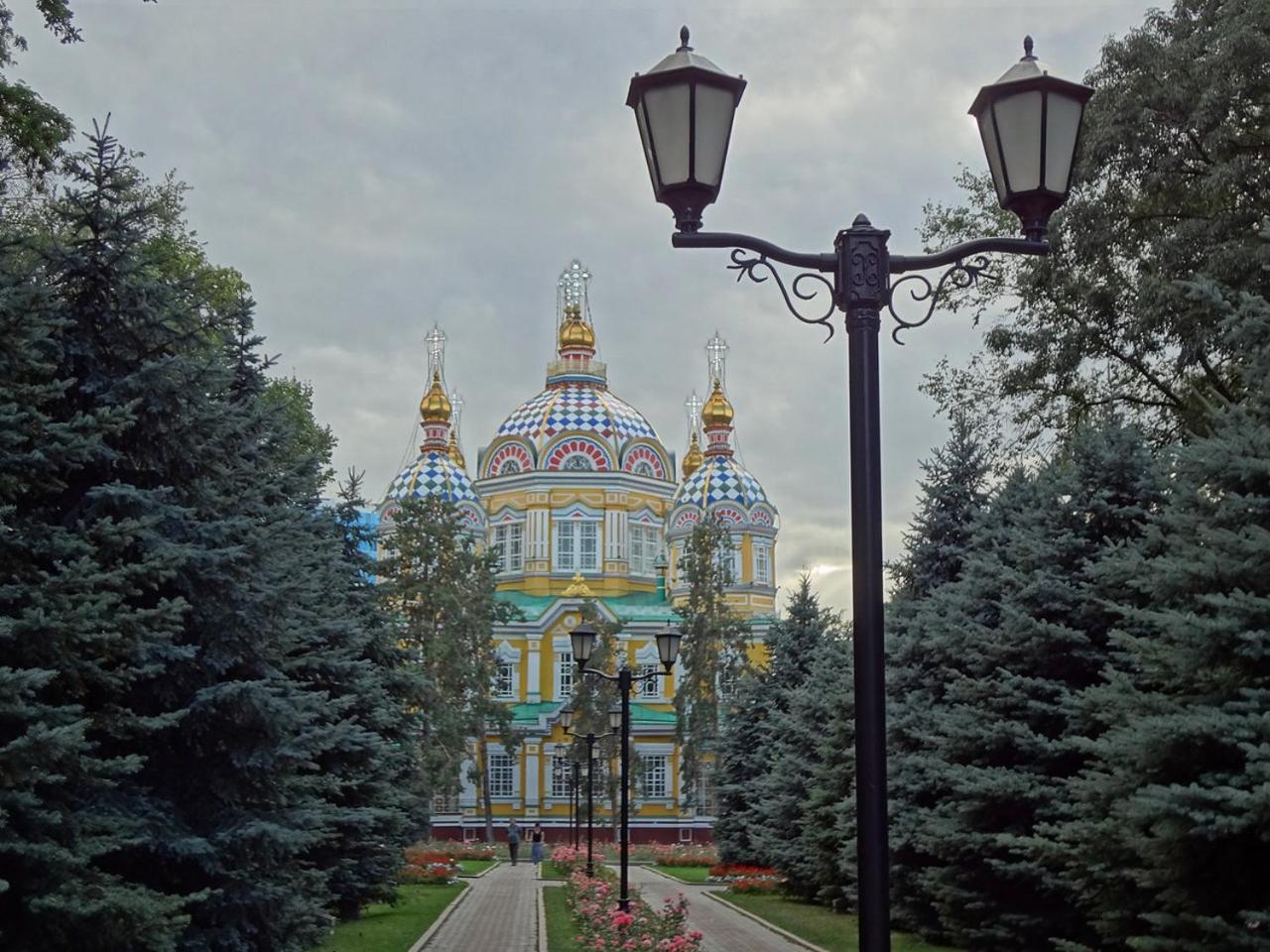 Nadezhda Apartments On The Nauryzbai Batyr 82 อัลมาตี ภายนอก รูปภาพ