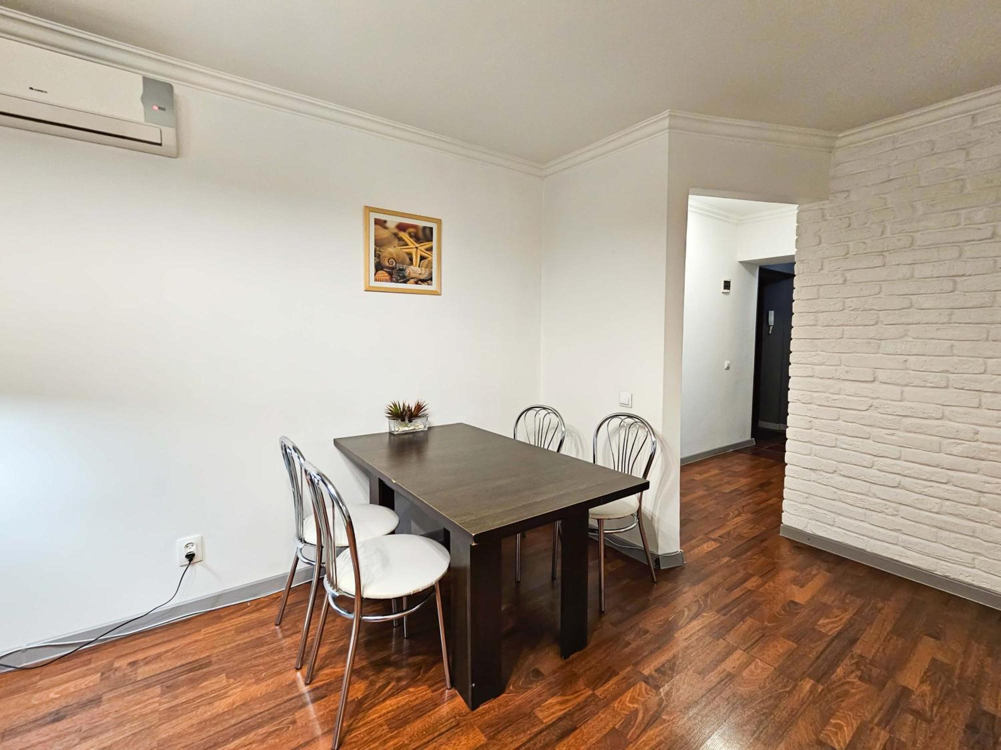 Nadezhda Apartments On The Nauryzbai Batyr 82 อัลมาตี ภายนอก รูปภาพ